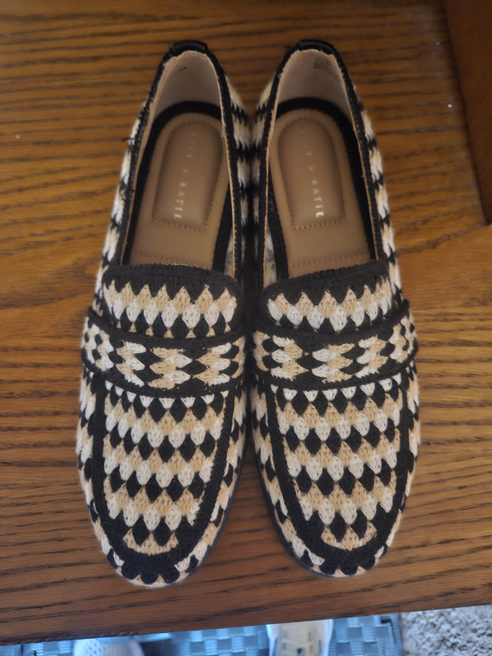 Kelly & Katie Black and Cream Woven Slip-On Loafers